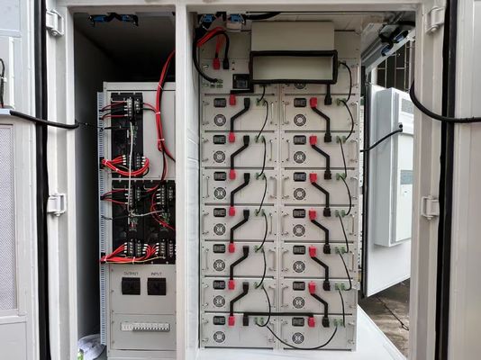 Pengiriman AC400V Rated BESS Battery Energy Storage System dengan toleransi suhu tinggi dan teknologi baterai lithium-ion